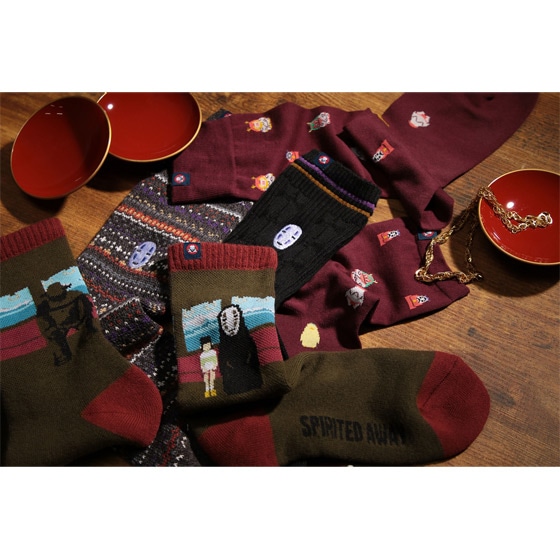 千と千尋の神隠し 風景柄 クルー丈ソックス 23-25cm/25-27cm(ブラウン