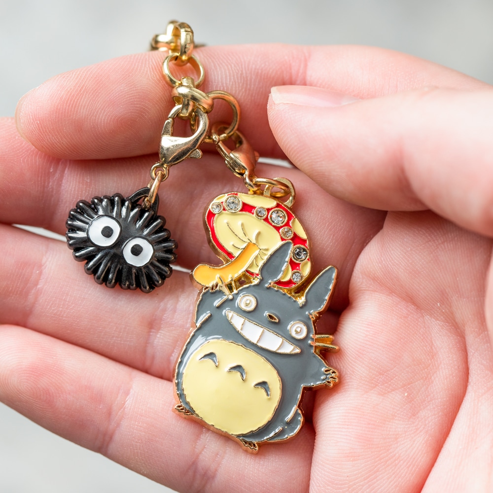 ちゃんまりハンドメイド❇︎トラぺゾイドカットクリスタルのチャーム ちゃんまりハンドメイド❇︎トラぺゾイドカットクリスタルの