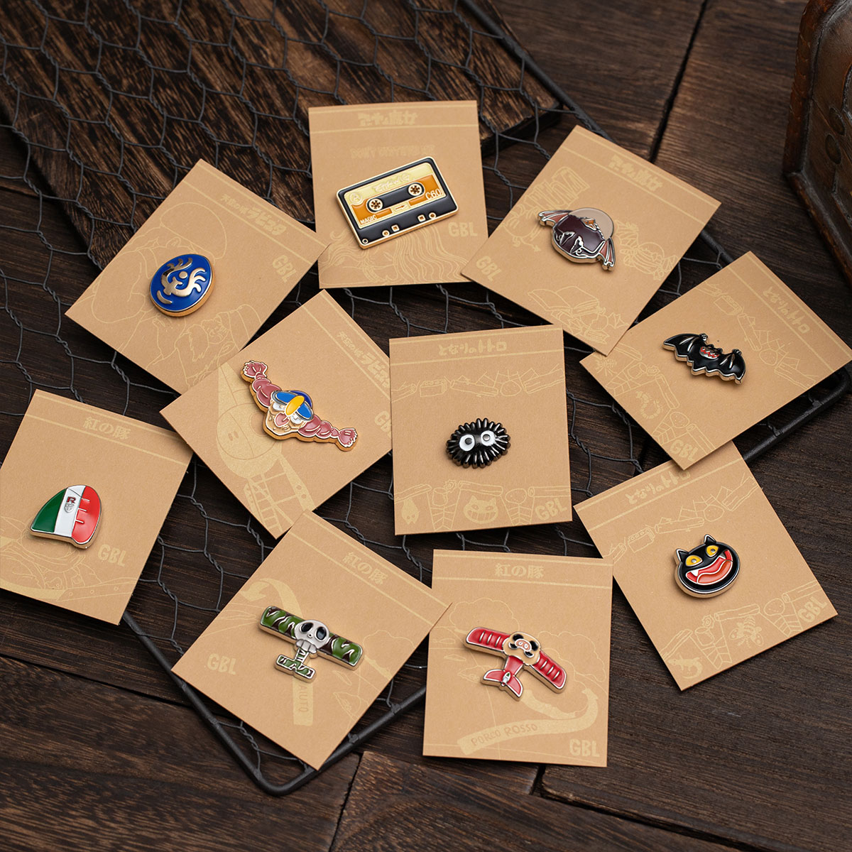 GBL】天空の城ラピュタ デザインピンバッジ ドーラ | どんぐり共和国