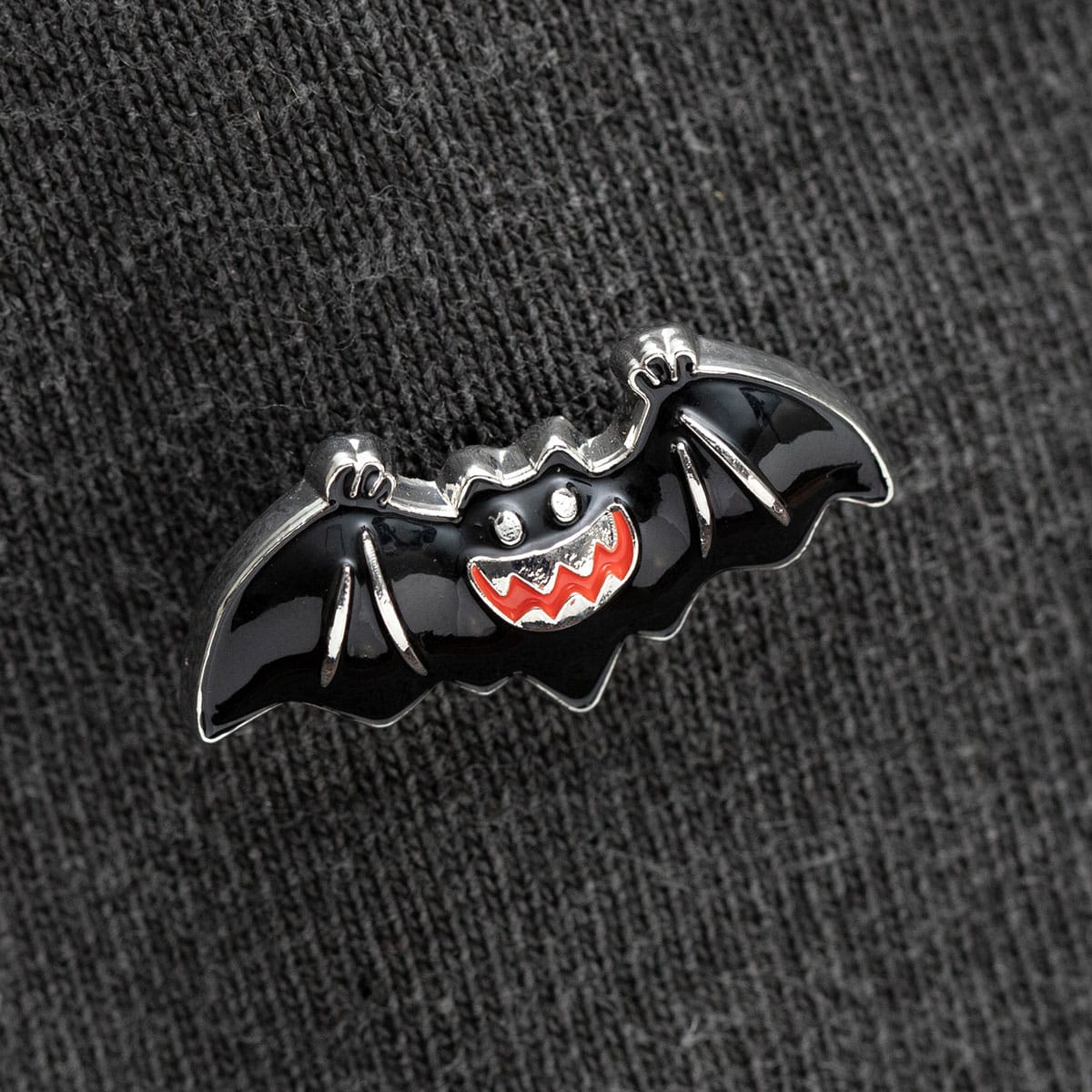 GBL】となりのトトロ デザインピンバッジ オープニングコウモリ