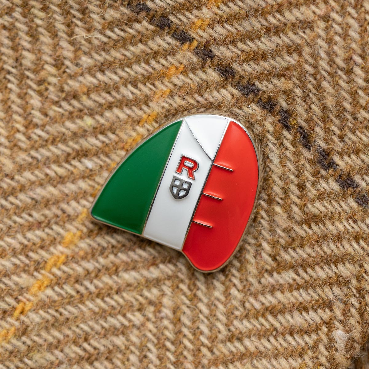 GBL】紅の豚 デザインピンバッジ 尾翼 | どんぐり共和国そらのうえ店