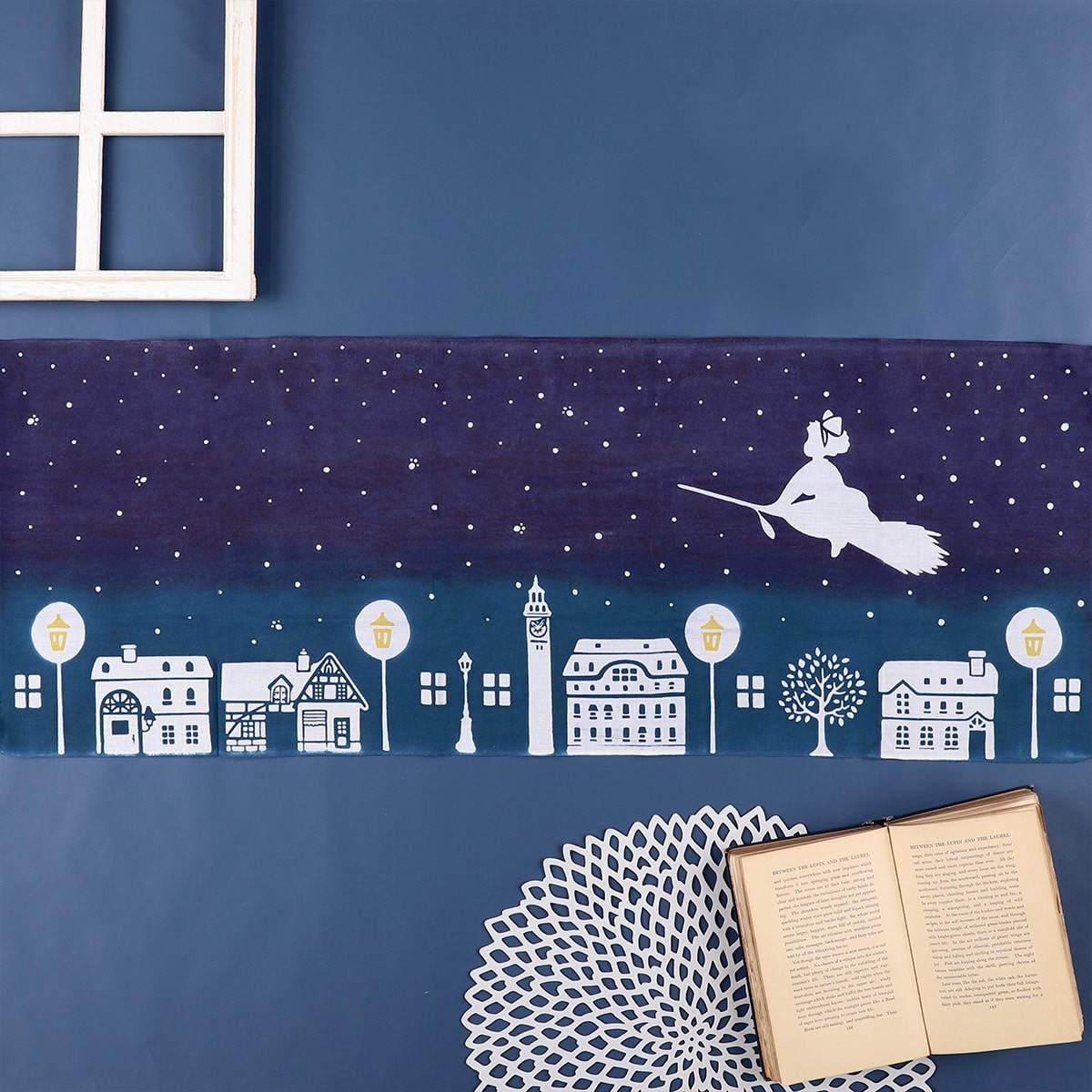 魔女の宅急便 本染め手拭い 夜の街並み | どんぐり共和国そらのうえ店