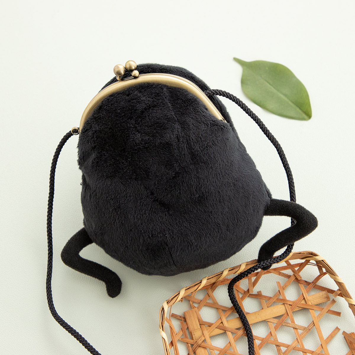 千と千尋の神隠し がまぐちポーチ むしゃむしゃカオナシ | どんぐり