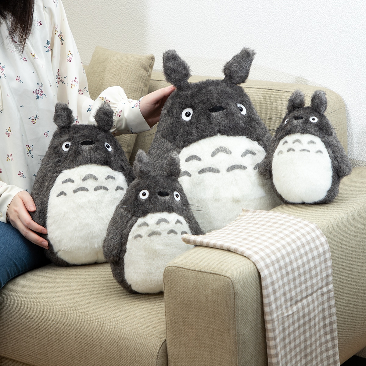 となりのトトロ ぬいぐるみ 大トトロ M | どんぐり共和国そらの となりのトトロ ぬいぐるみ 大トトロ M | どんぐり共和国そらの