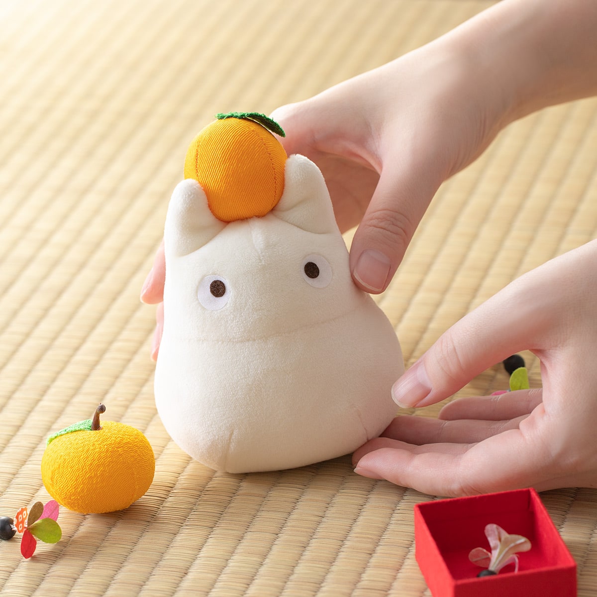 となりのトトロ ぬいぐるみ お正月 小トトロ | どんぐり共和国そらのうえ店