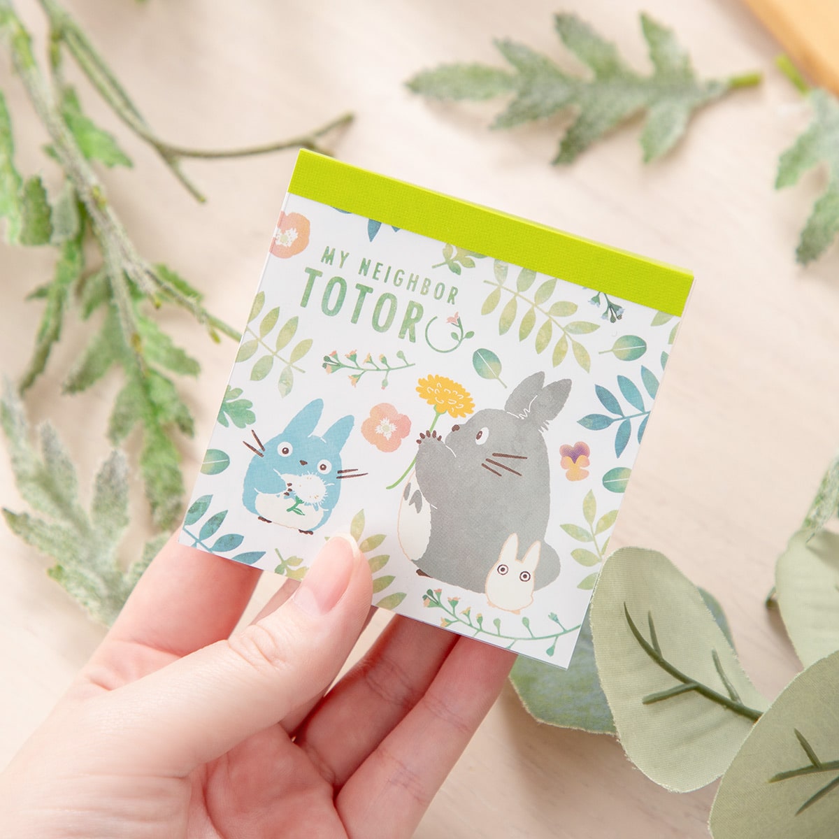 となりのトトロ メモ帳 カラフルリーフ柄 | どんぐり共和国そらのうえ店