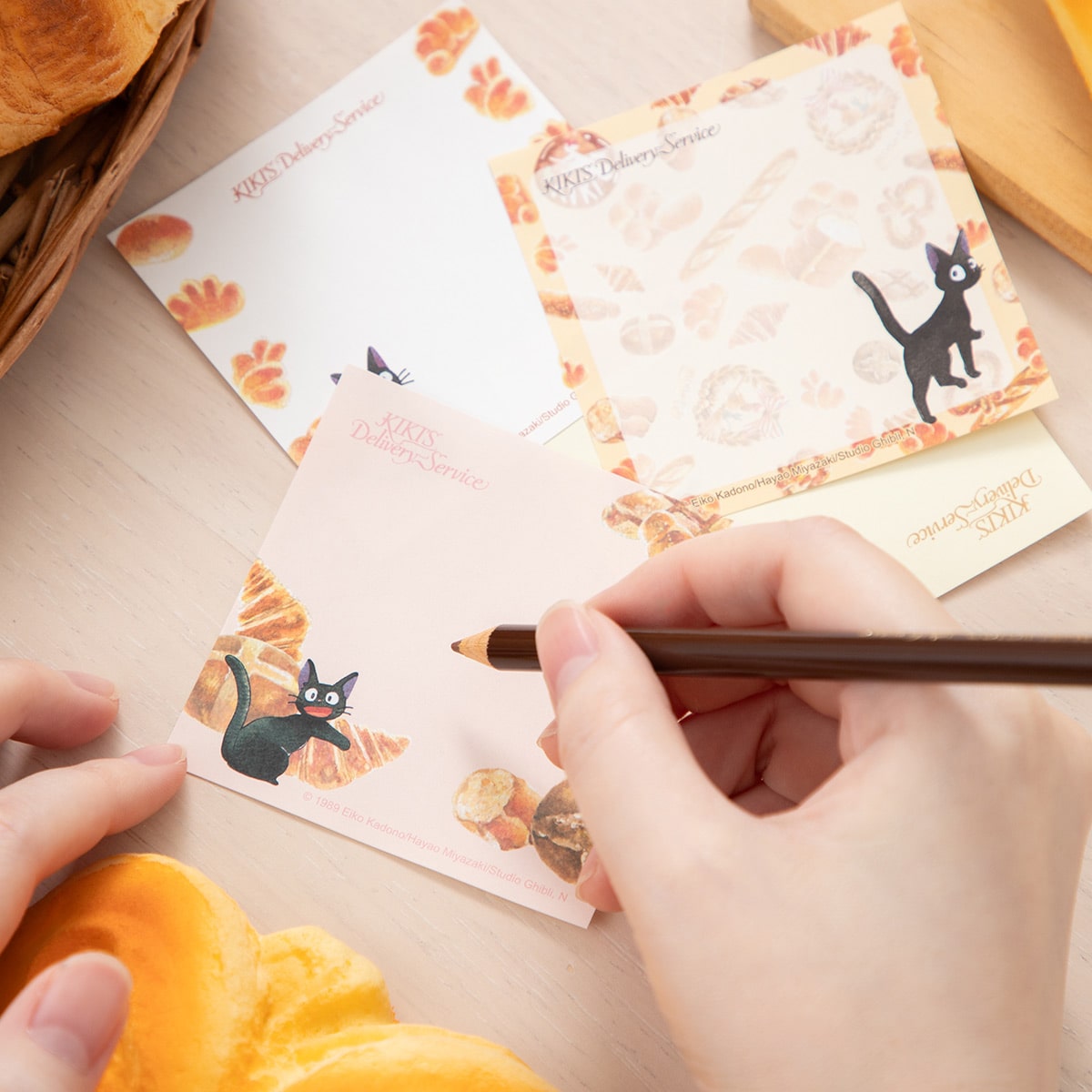 魔女の宅急便 メモ帳 パン柄 | どんぐり共和国そらのうえ店