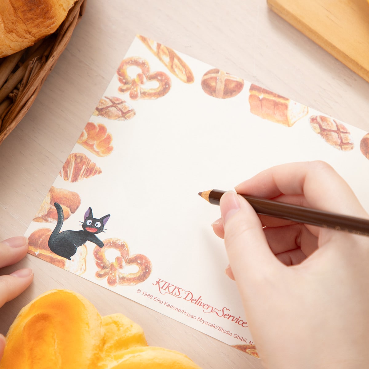魔女の宅急便 メモパッド パン柄 | どんぐり共和国そらのうえ店