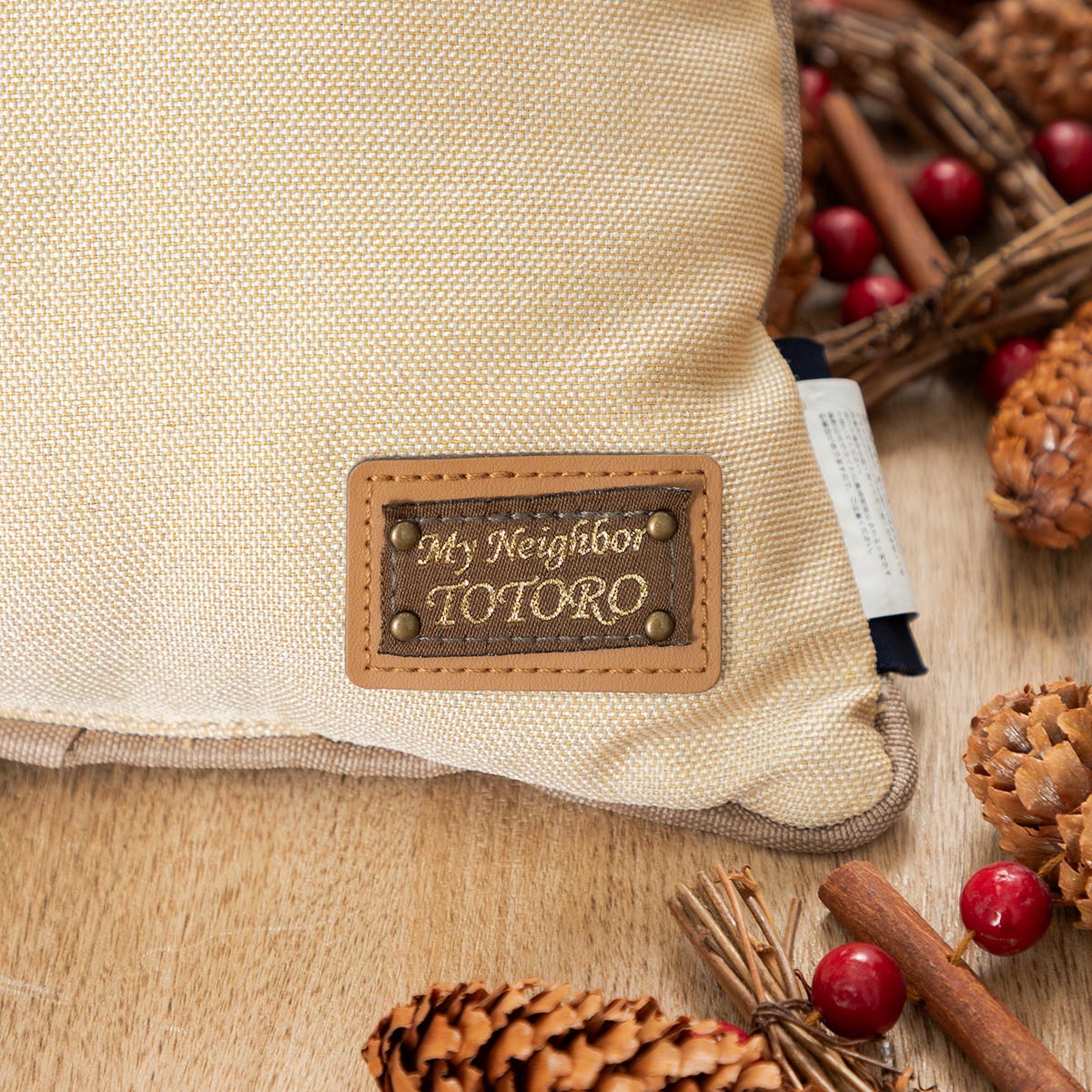 となりのトトロ「秋のひととき」クッション | どんぐり共和国