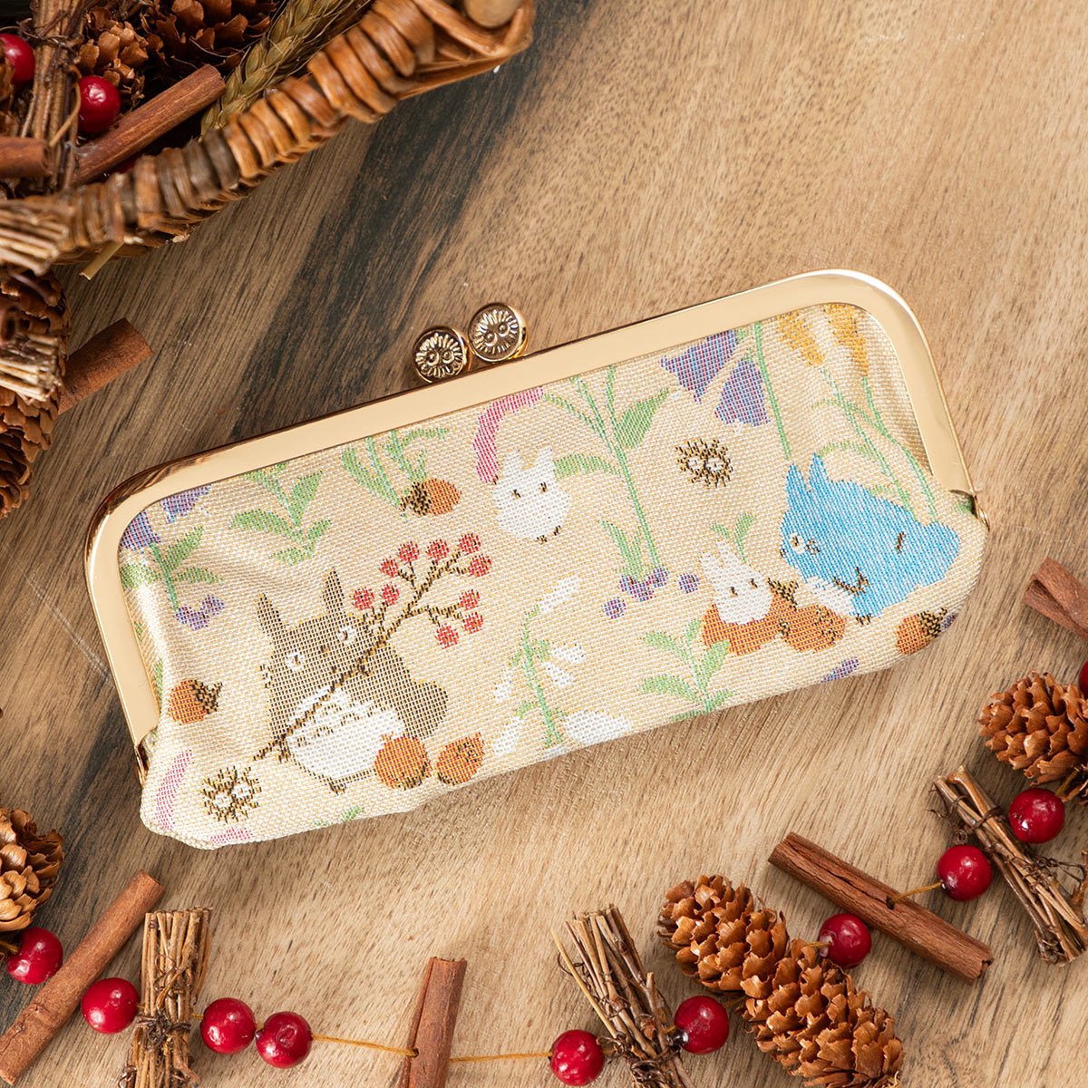 となりのトトロ「秋のひととき」口金横長ポーチ | どんぐり共和国そら