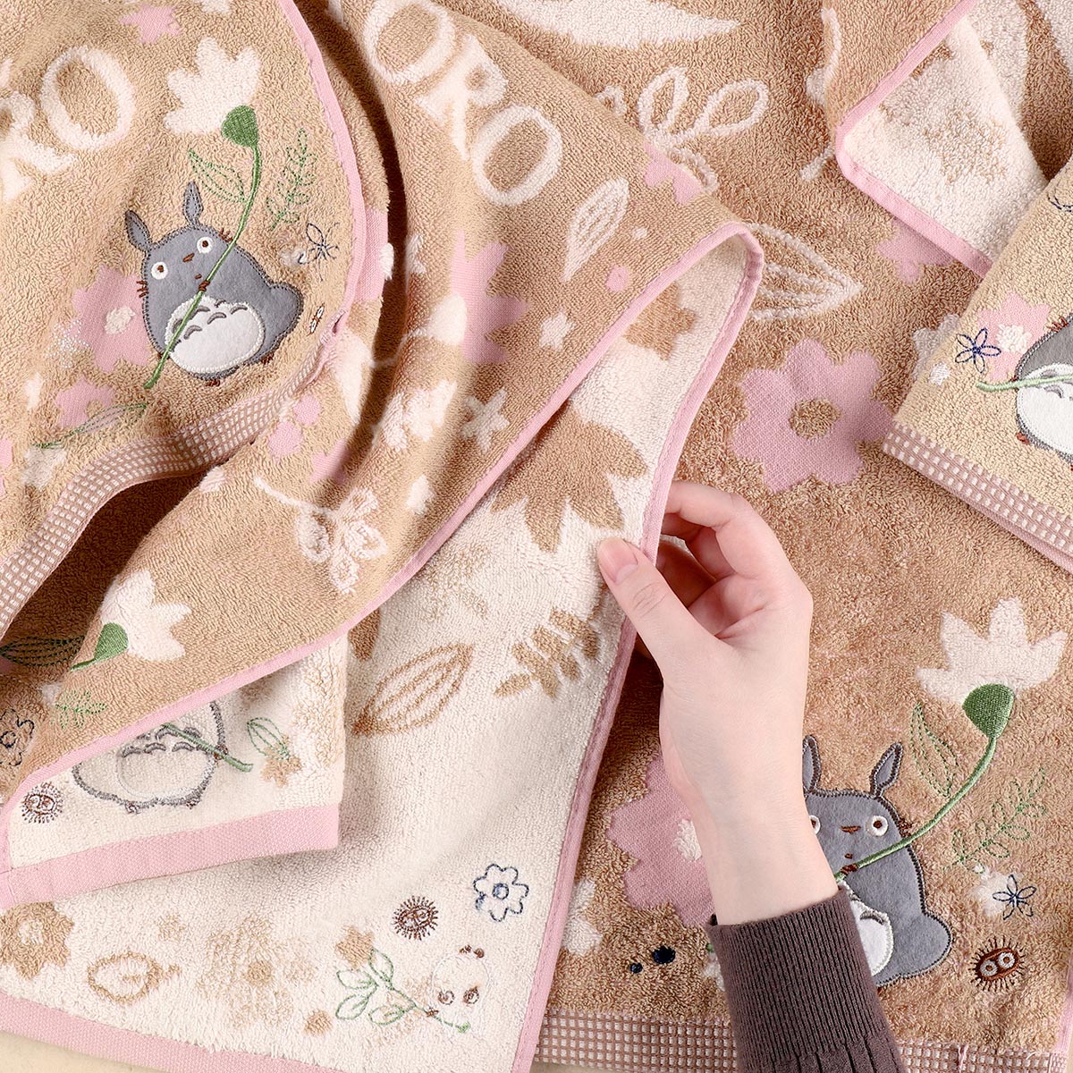 となりのトトロ ｢アンティークリーフ｣ バスタオル | どんぐり共和国