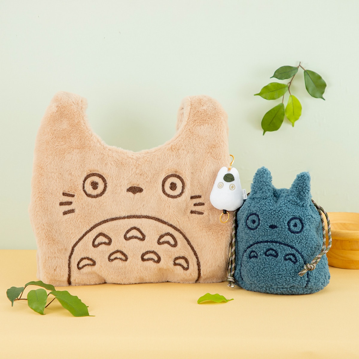 10/10(土)午前10時発売予定》となりのトトロ 小トトロ おでかけリール