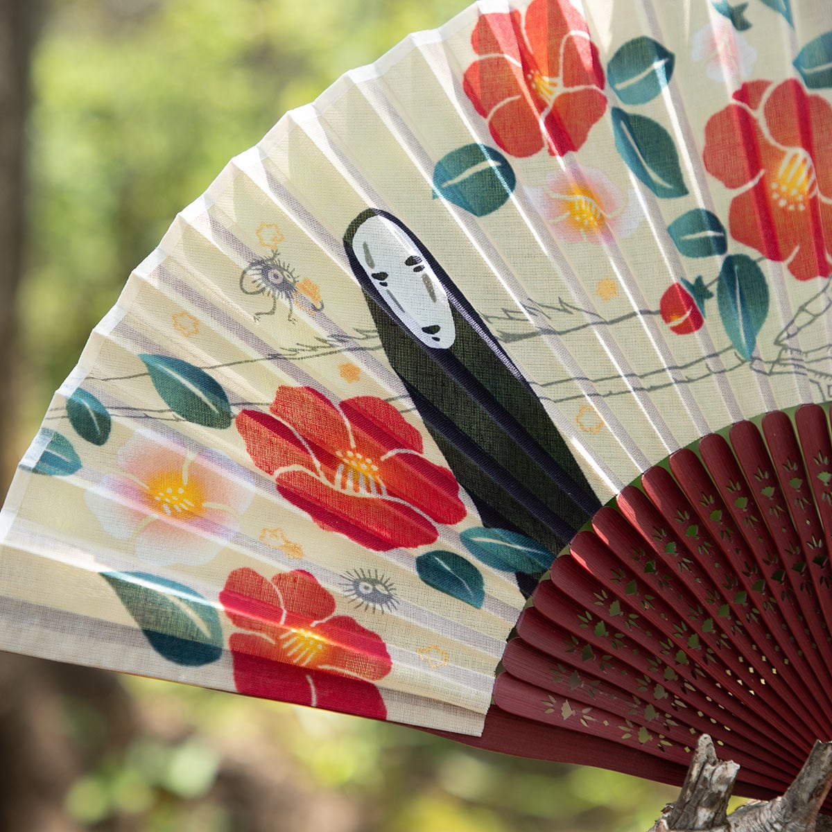 千と千尋の神隠し 扇子 椿 | どんぐり共和国そらのうえ店