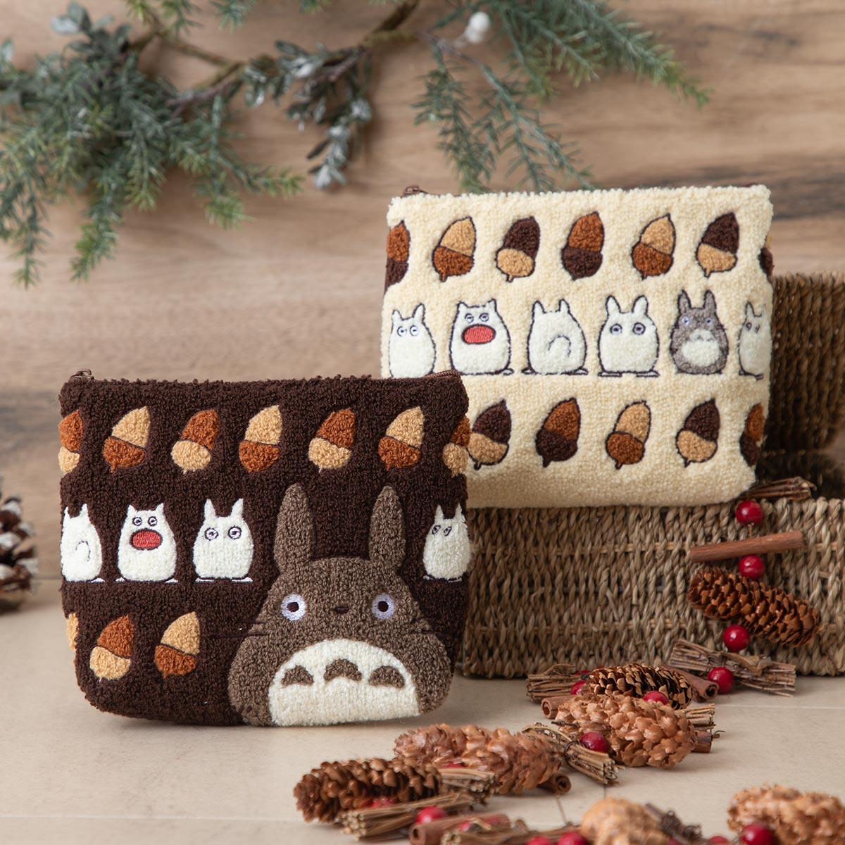 となりのトトロ ほこモコ刺繍シリーズ ポーチ アイボリー | どんぐり