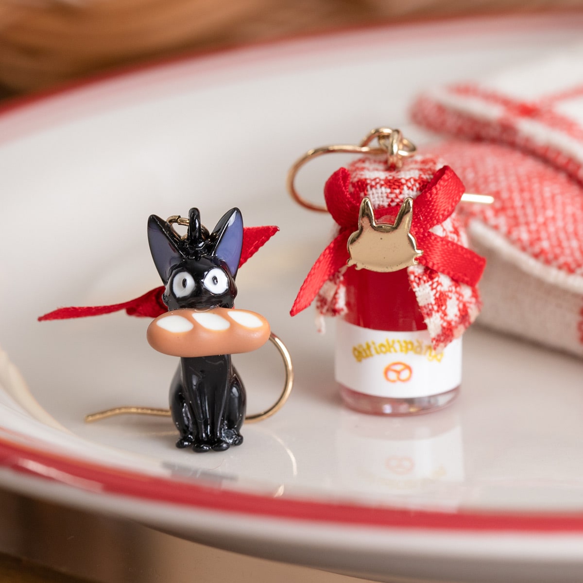魔女の宅急便 グーチョキパン店シリーズ ピアス ジャム瓶とジジ