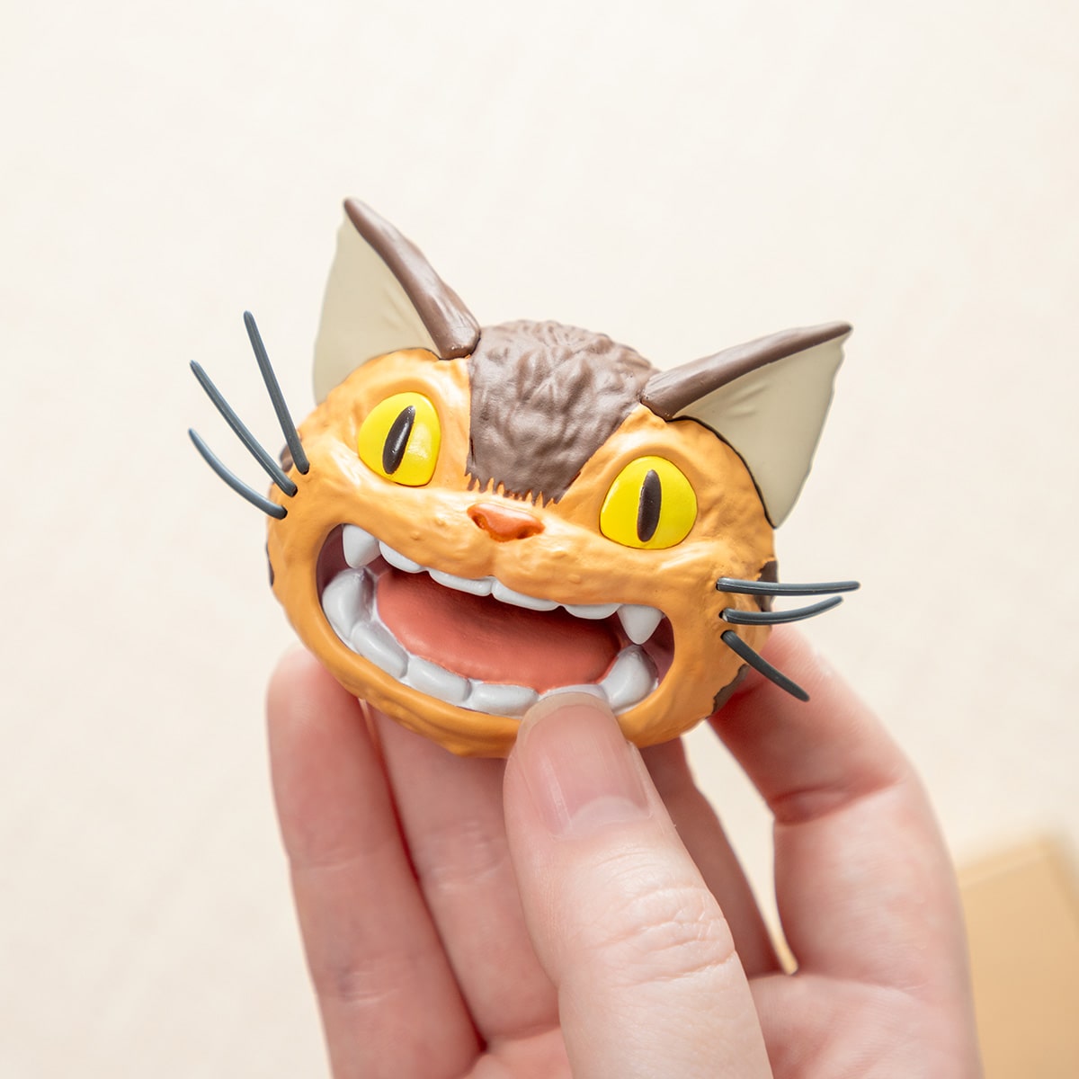 となりのトトロ ネコバスのフェイスマグネット ※BOX販売