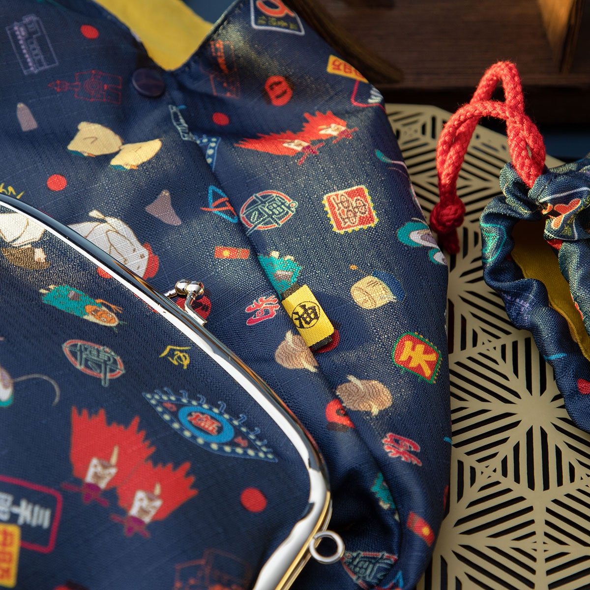 千と千尋の神隠し 不思議の町の縁日シリーズ 巾着小 | どんぐり共和国