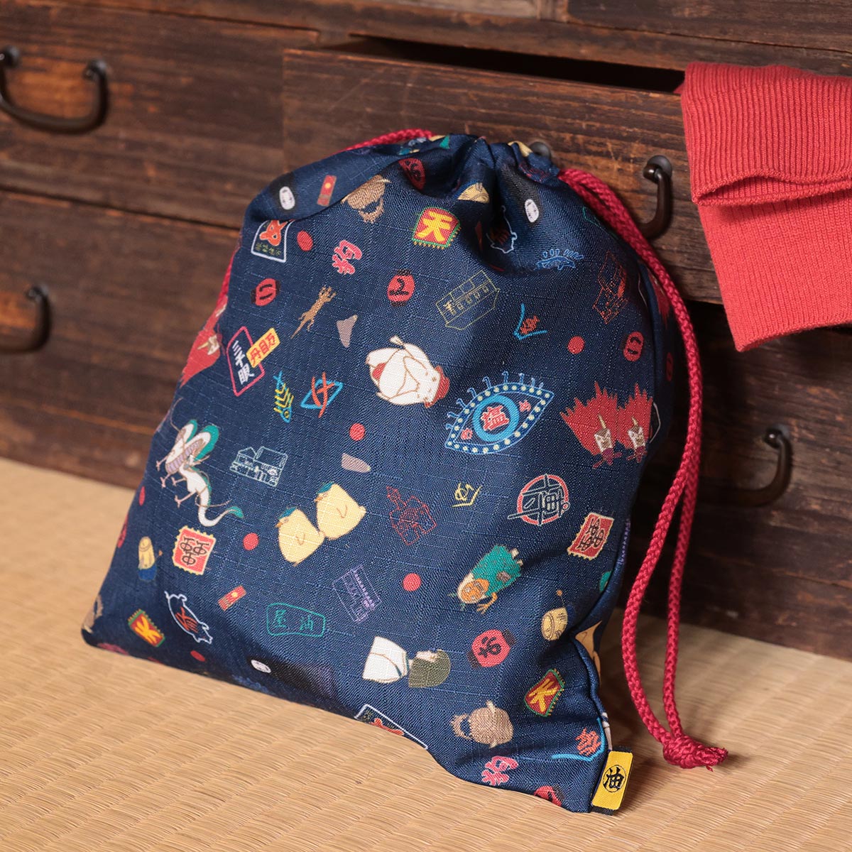 千と千尋の神隠し 不思議の町の縁日シリーズ 巾着大 | どんぐり共和国