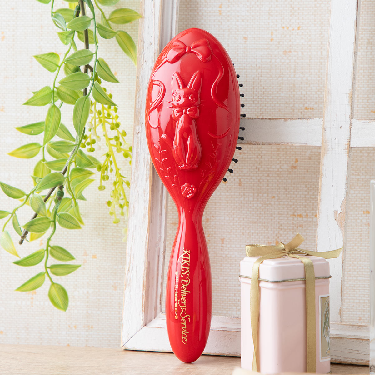 魔女の宅急便 キキの赤いヘアブラシ | どんぐり共和国そらのうえ店