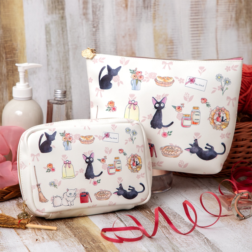 魔女の宅急便 スクエアポーチ おもいでの贈りもの | どんぐり共和国 魔女の宅急便 スクエアポーチ おもいでの贈りもの | どんぐり共和国