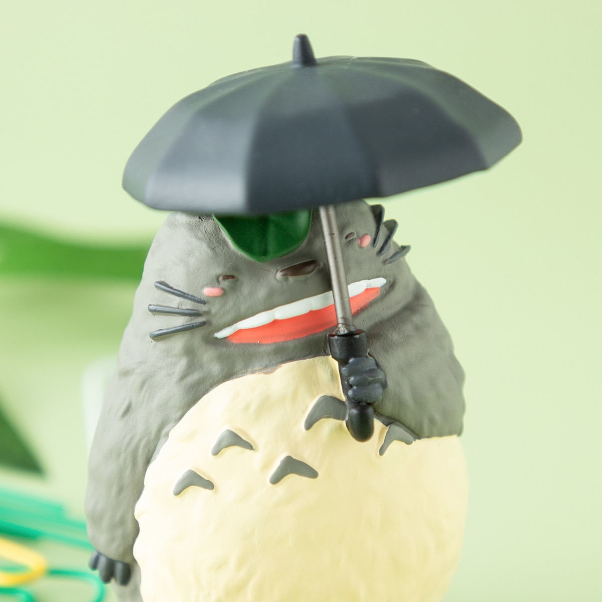 となりのトトロ クリップホルダー 傘持ちトトロ | どんぐり