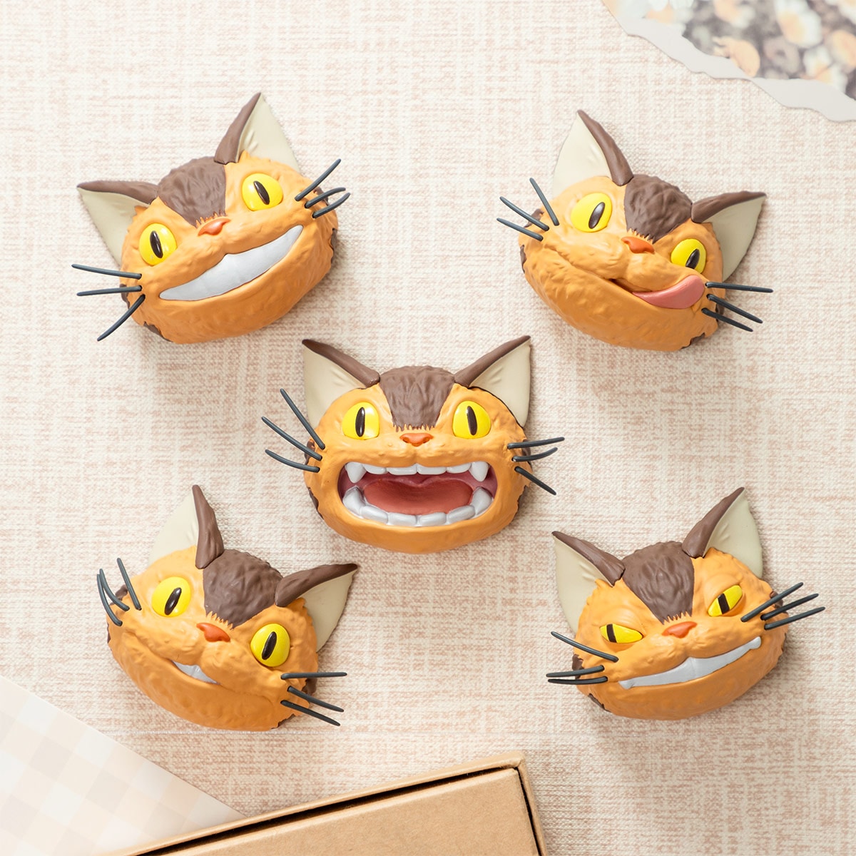 となりのトトロ ネコバスのフェイスマグネット ※単品販売