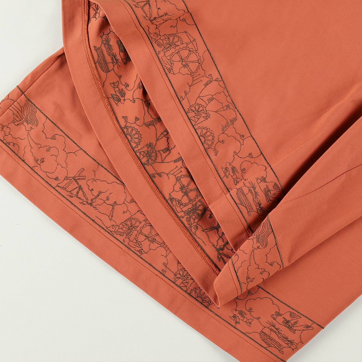 Donguri Closet】天空の城ラピュタ リラックスウェア タイガーモスでの