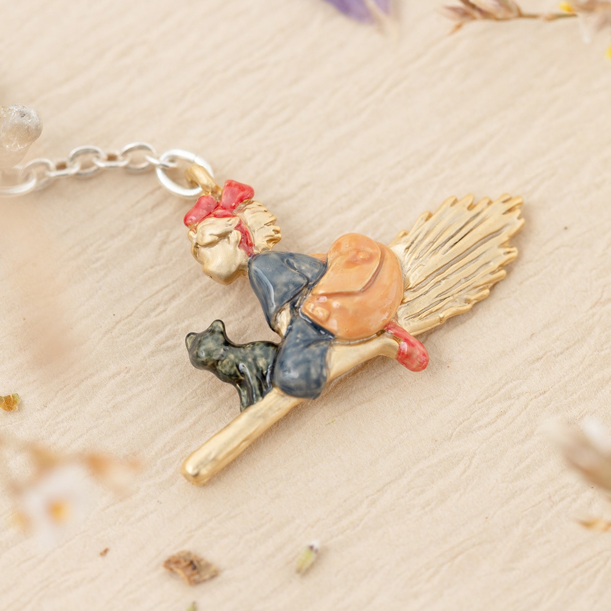Donguri Closet】 魔女の宅急便 ピアス カモメとキキ | どんぐり
