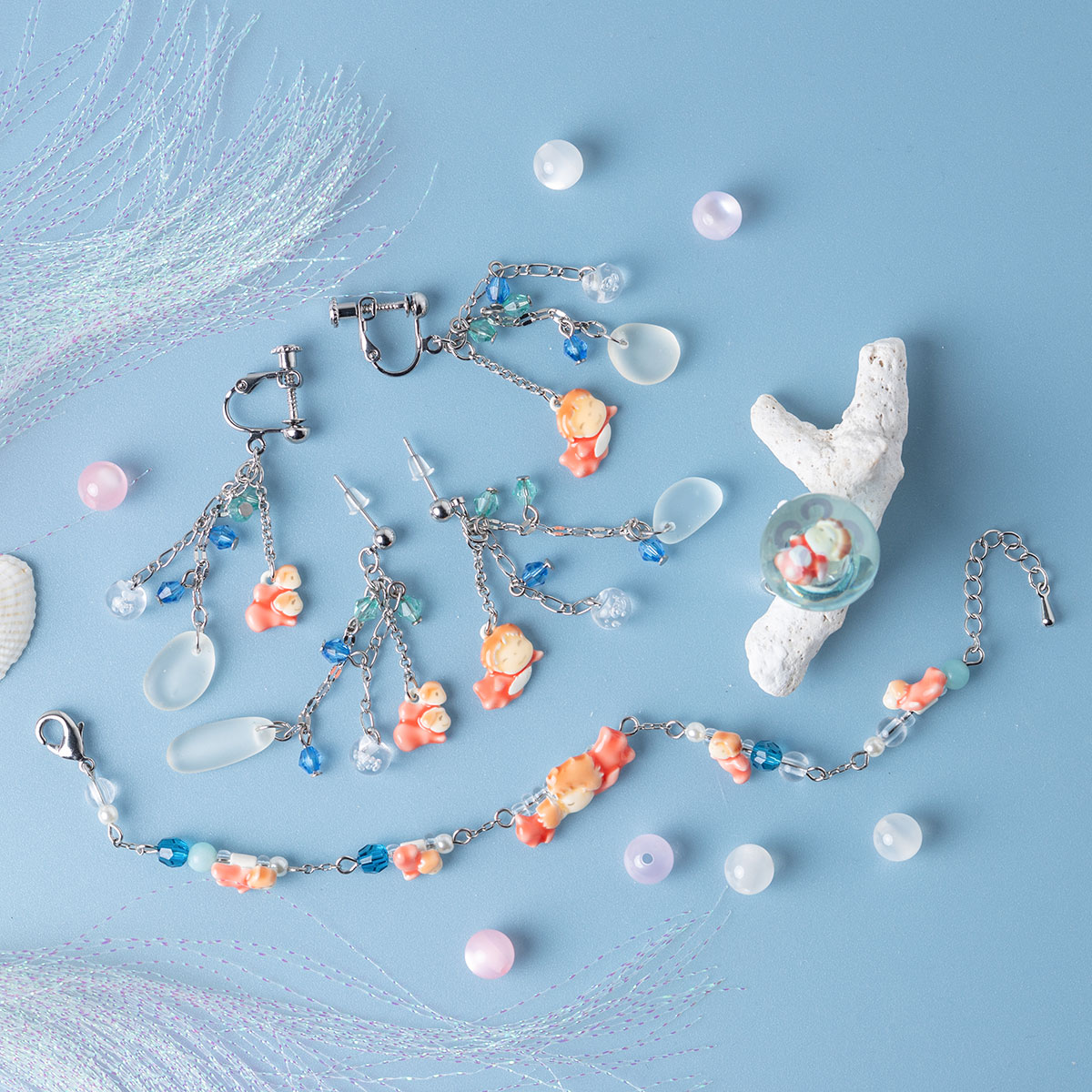 希少　崖の上のポニョ　ぶらりん　ストラップ　天然石　ジブリ 希少 崖の上のポニョ ストラップ 天然石 ジブリ ストラップ 天然石付き