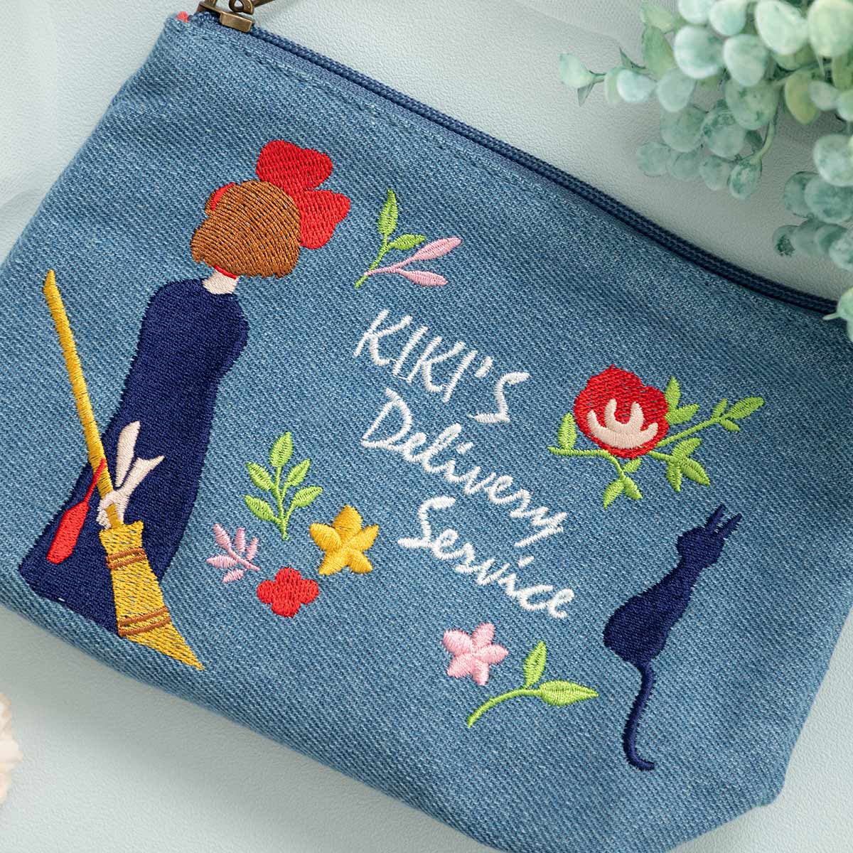 魔女の宅急便 デニム刺繍シリーズ マチ付きポーチ | どんぐり