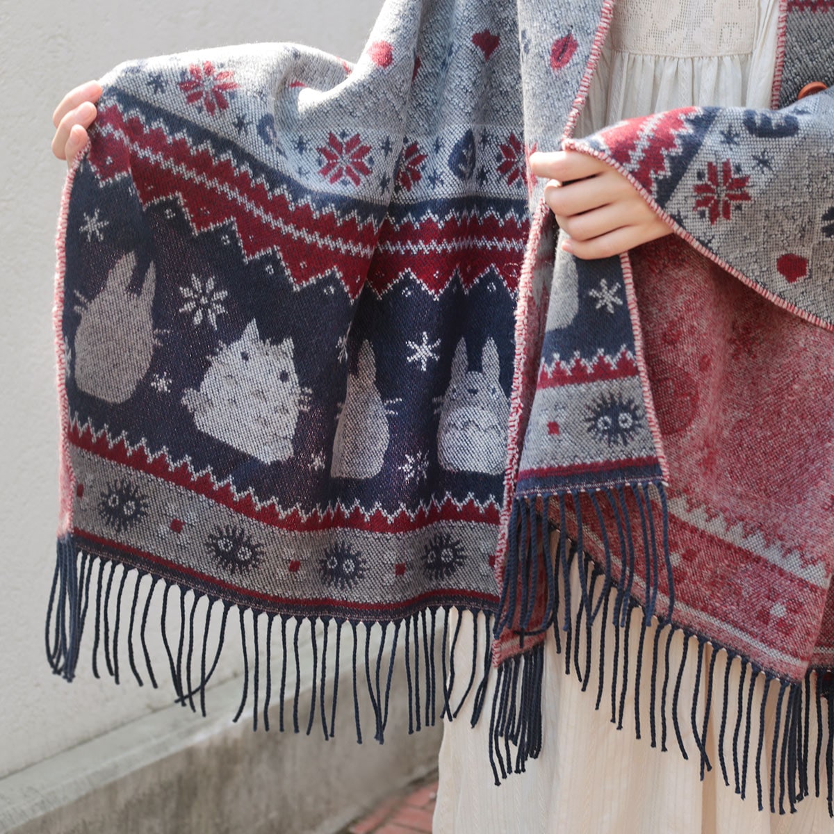 10/18(土)午前10時発売予定》となりのトトロ ボタン付ストール