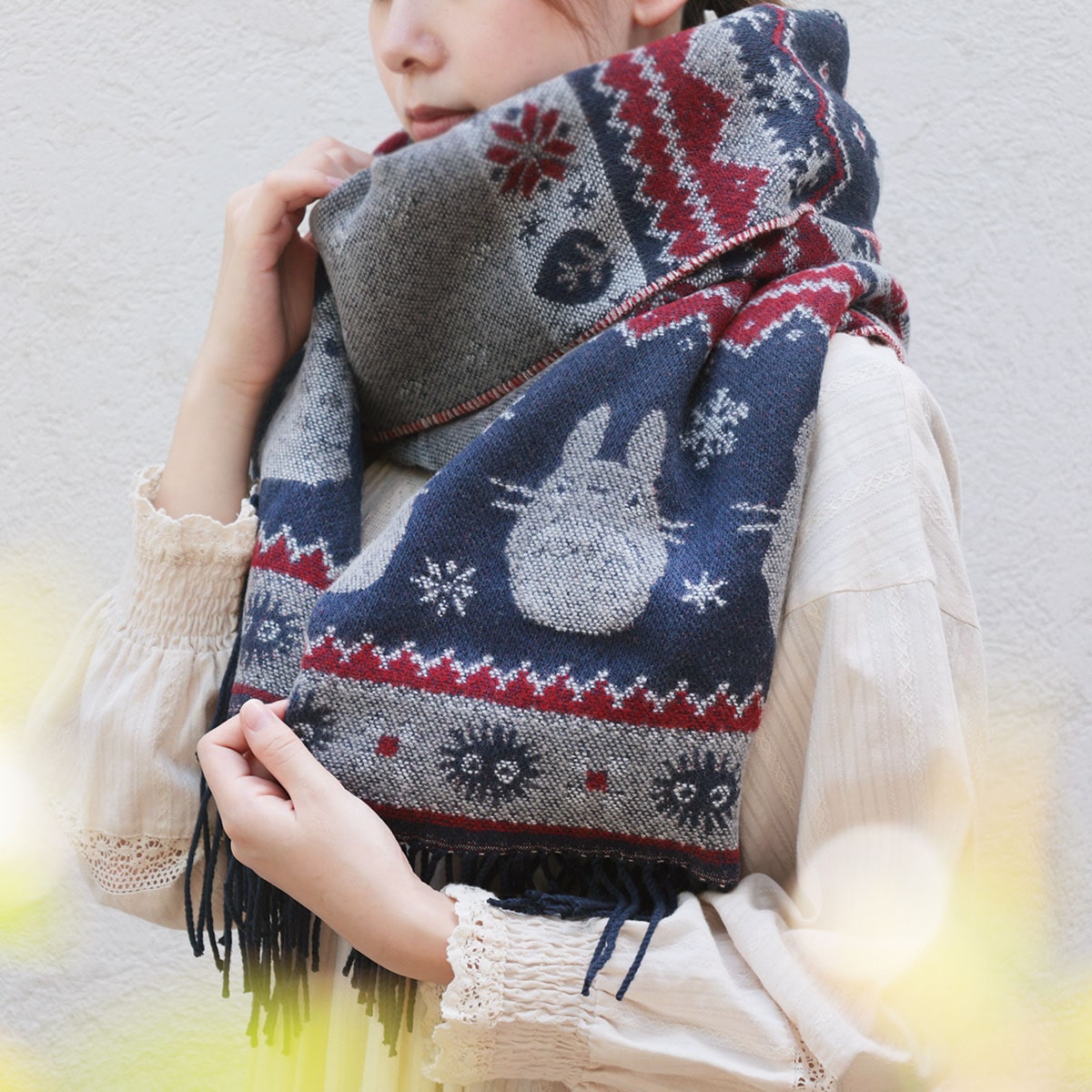 【新品】となりのトトロ　ボタン付きストール　襟巻き　ウールのスカーフ　ジブリ 10/18(土)午前10時発売予定》となりのトトロ ボタン付ストール