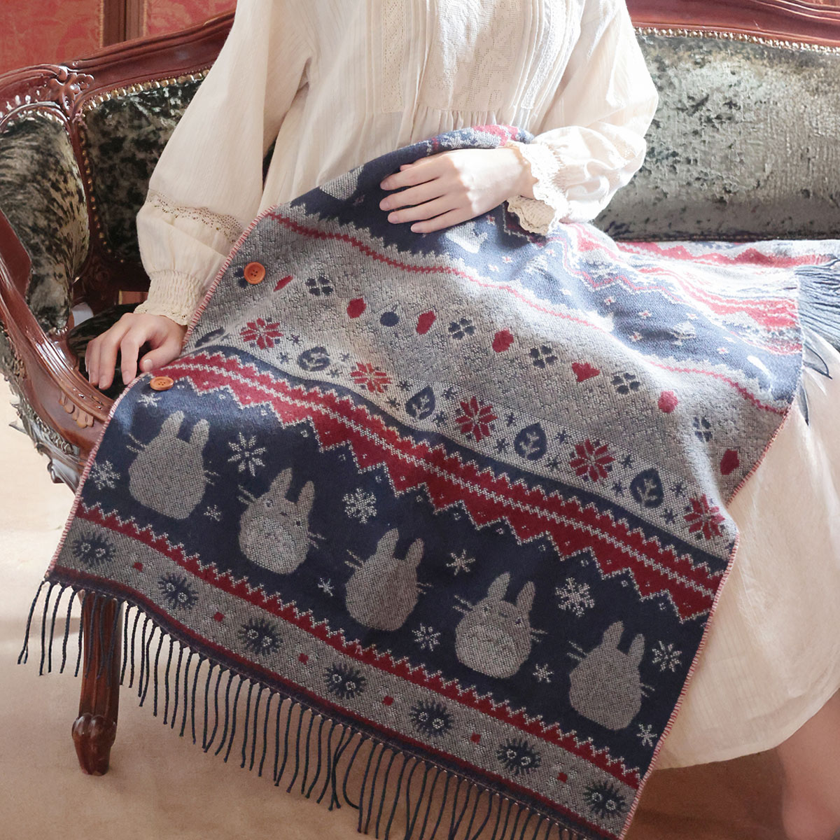 【新品】となりのトトロ　ボタン付きストール　襟巻き　ウールのスカーフ　ジブリ 新品】となりのトトロ ボタン付きストール 襟巻き ウールの