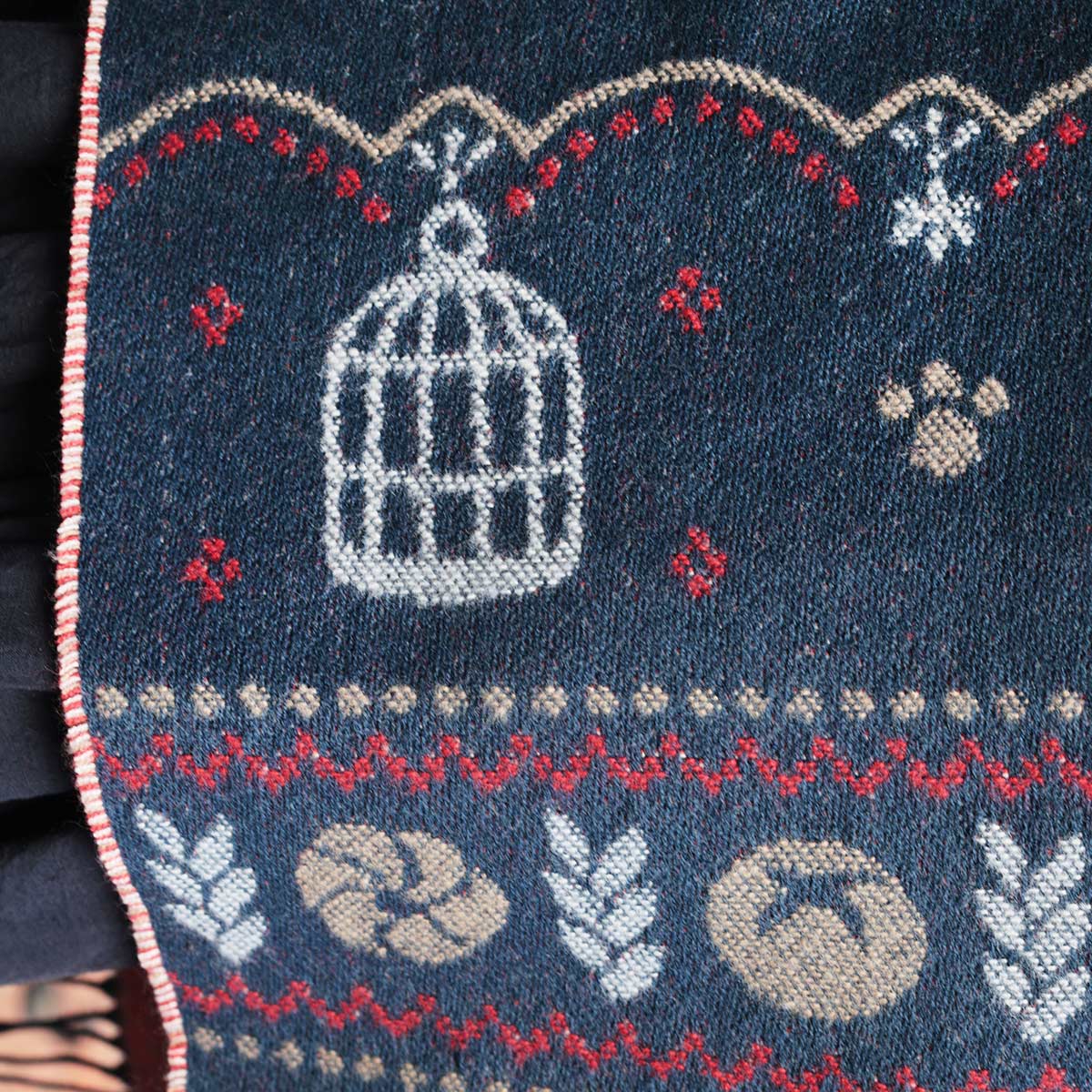 魔女の宅急便 ボタン付ストール コリコの街 | どんぐり共和国そらのうえ店