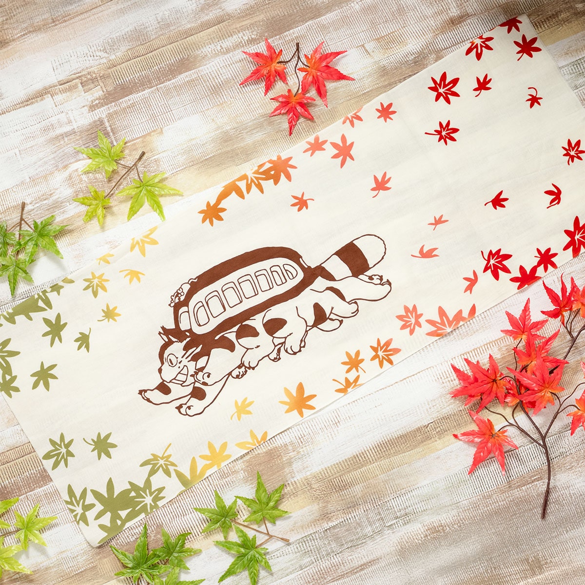 となりのトトロ 本染め手拭い 秋駆ける | どんぐり共和国そらのうえ店