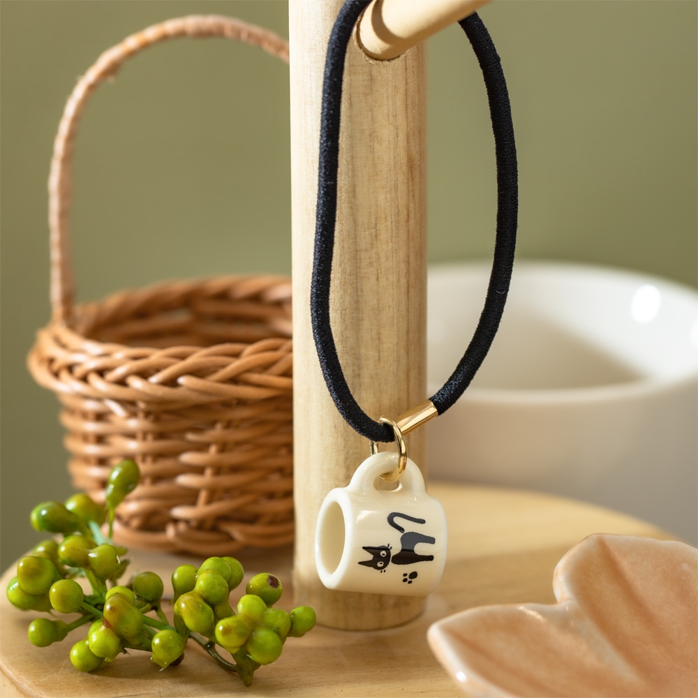 魔女の宅急便 ヘアゴム ジジのマグカップ | どんぐり共和国そらのうえ店