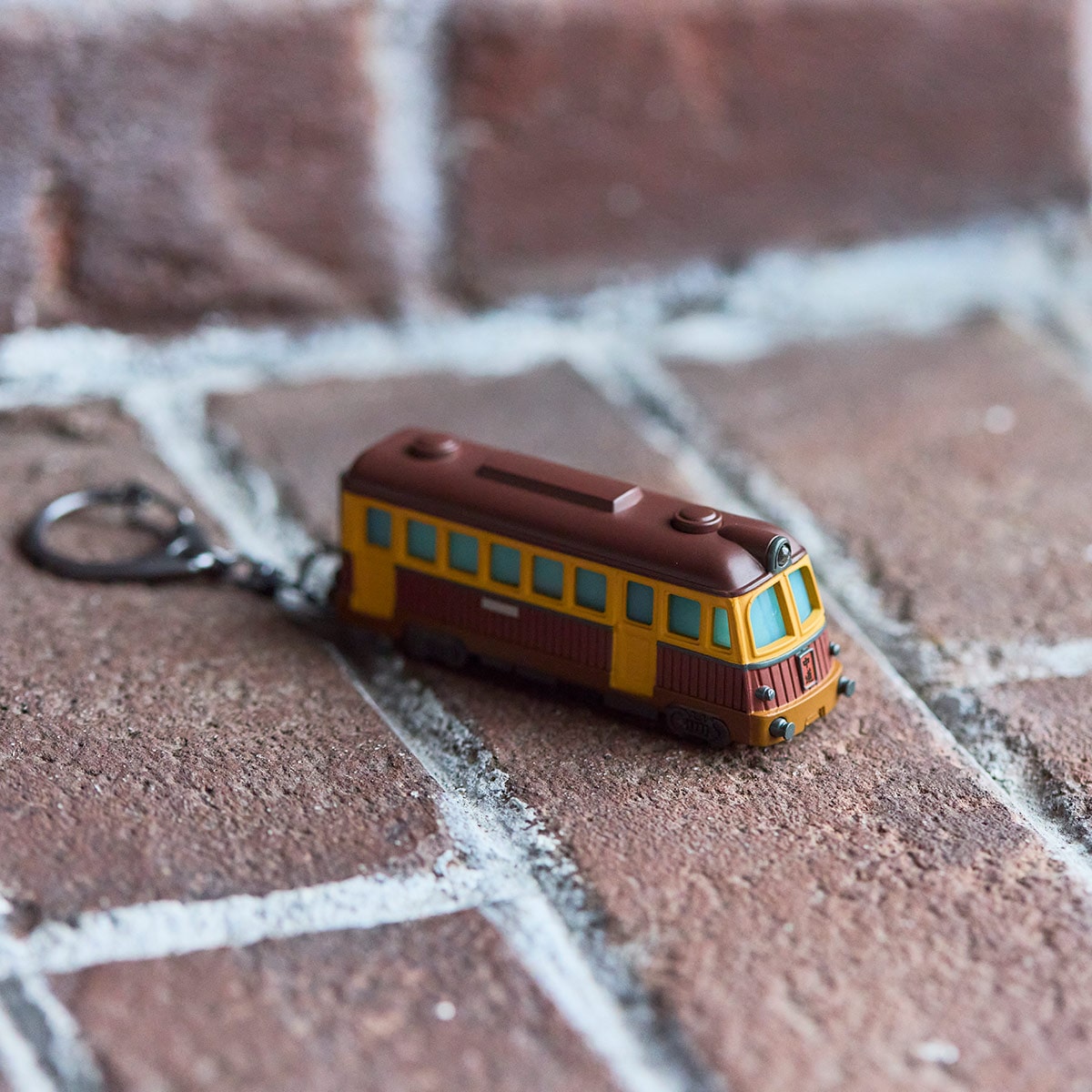 古い鉄鍵　コレクション　レトロ　　鉄道　電車　キーホルダー GBL】千と千尋の神隠し 光る！ 海原電鉄キーホルダー | どんぐり共和国