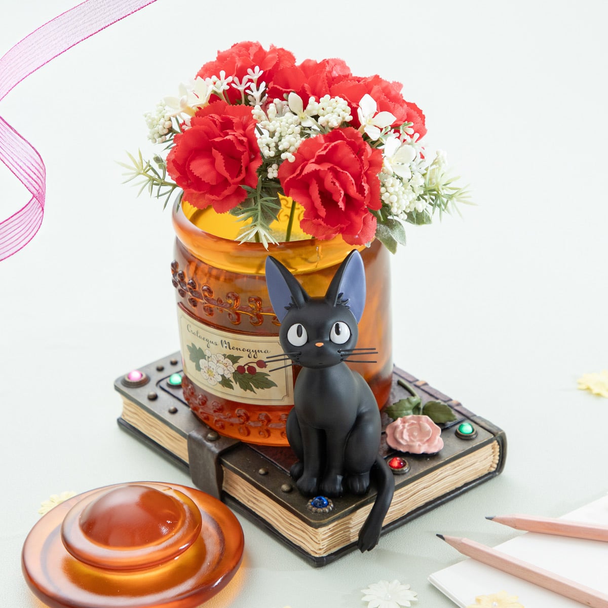 魔女の宅急便 ”コキリの魔法”と造花アレンジセット(カーネーション