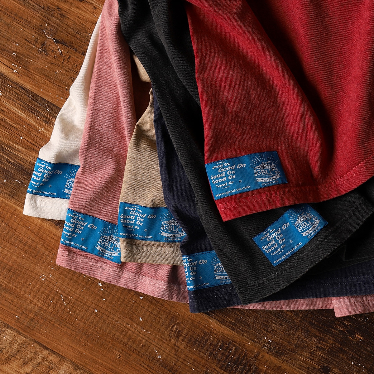 GBL】魔女の宅急便 Good On コラボポケット刺繍Tシャツ ジジ