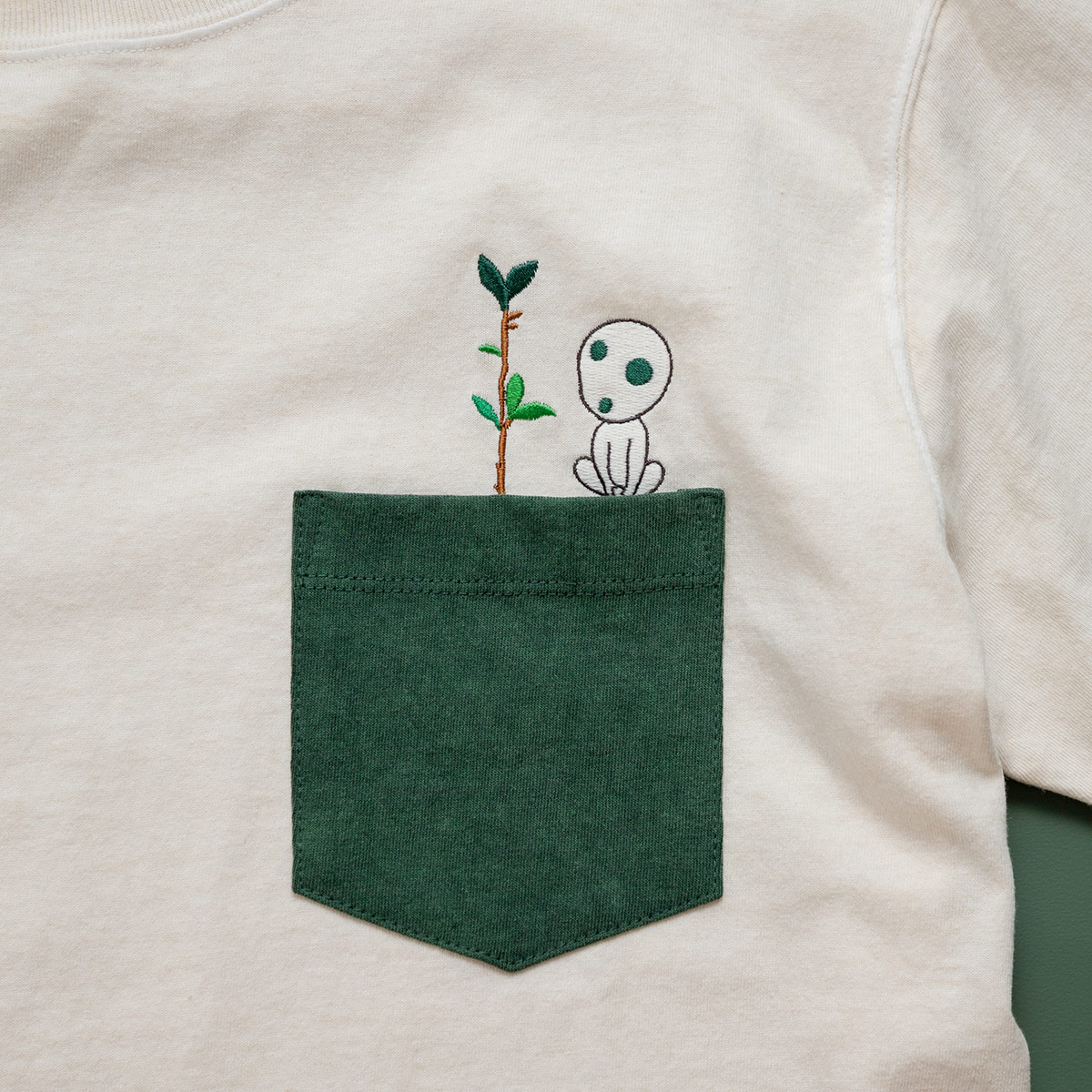 【完売品】もののけ姫 Good On コラボポケット刺繍Tシャツ コダマ　L GBL】もののけ姫 Good On コラボポケット刺繍Tシャツ コダマ